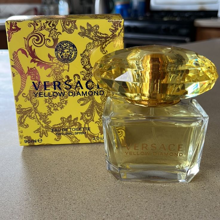 Versace Yellow Diamond EDT 90mL photo review